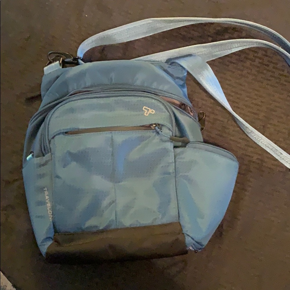 Travelon RFID antitheft crossbody